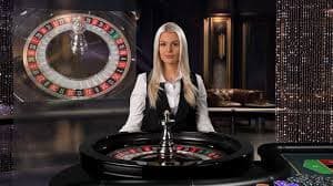 Live dealer at Dragon Tiger table in safir777 studio